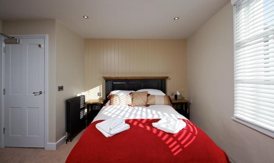 Cargo Hotel Southampton Room photo